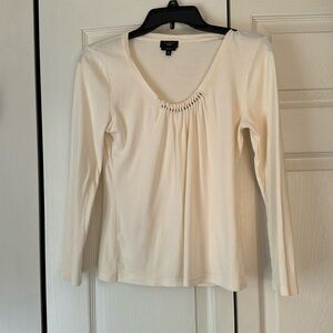 Women’s Off-White top